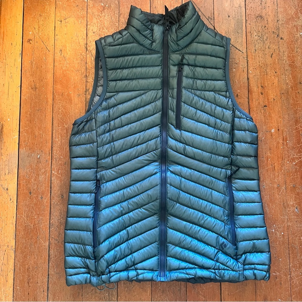 Black Diamond women’s approach down vest